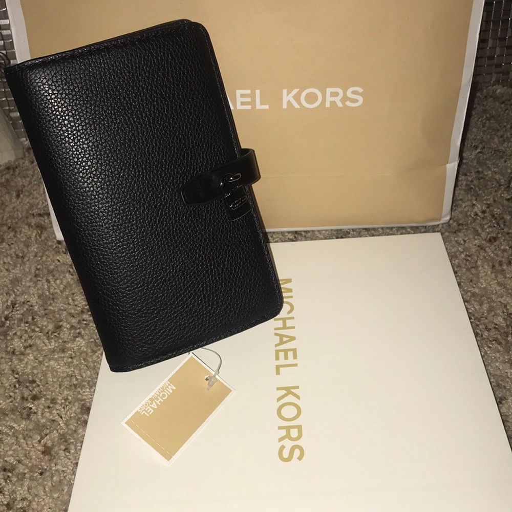 NWT Michael Kors ‘Adele’ Wallet